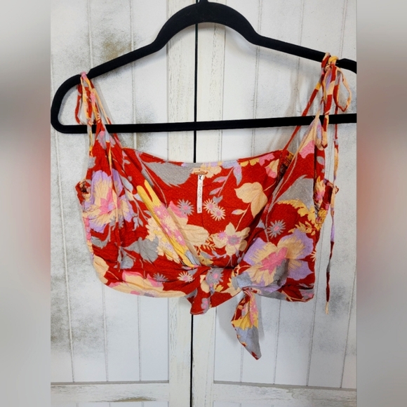 NWOT FREE PEOPLE ava Reversible Micro Top Floral Medium Red - Picture 2 of 4